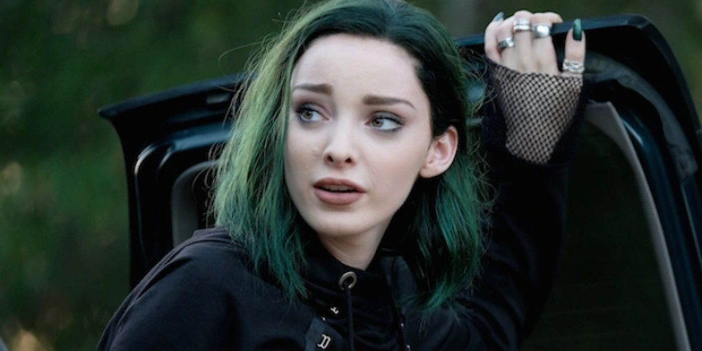 Emma Dumont with green hair in Gifted