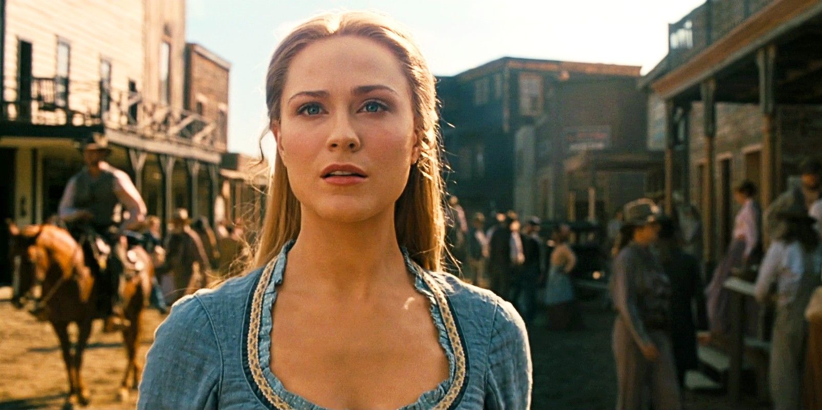 Evan Rachel Wood as Dolores in Westworld season 4standing in street