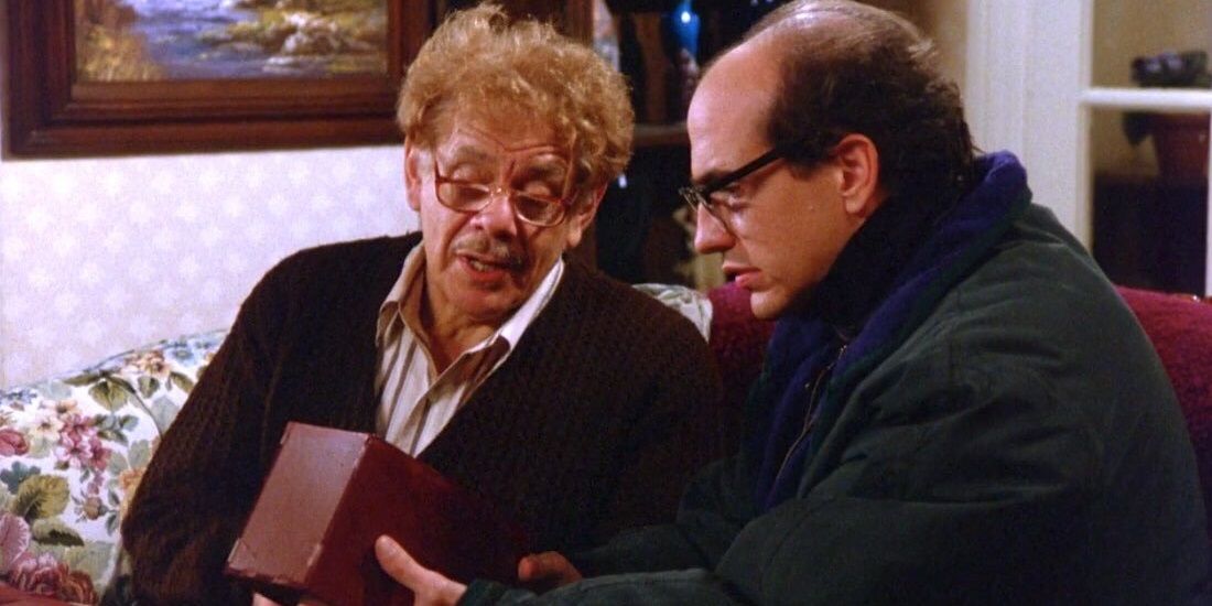 Frank montre sa collection de guides TV à Seinfeld