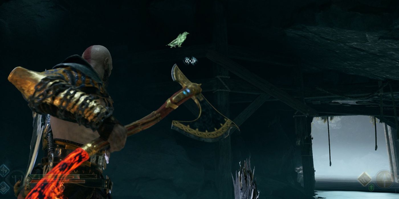 Kratos de olho para derrubar um dos corvos de Odin no God of War ragnarok.