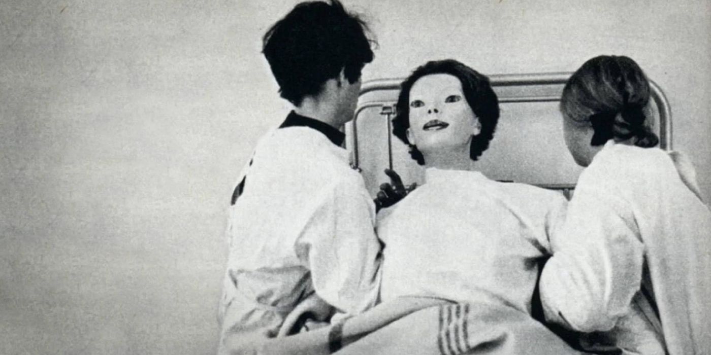 Hospital staffers carrying a mannequin-like human in The Expressionless creepypasta