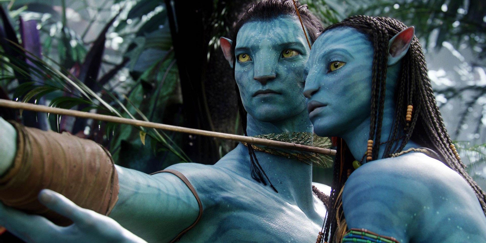 Jake and Neytiri with a bow and arrow in Avatar
