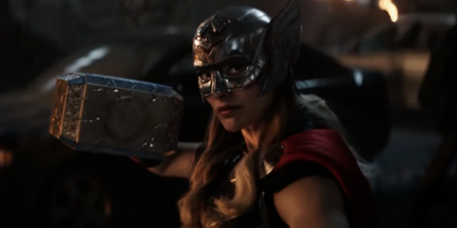 Jane with Thor's hammer in Love and Thunder