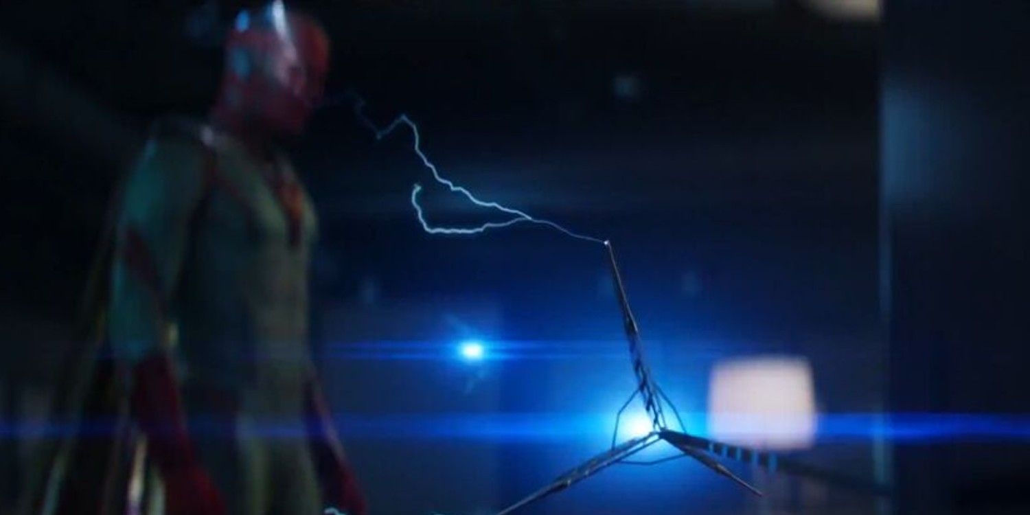 MCU Hawkeye Electric Arrow Traps Vision