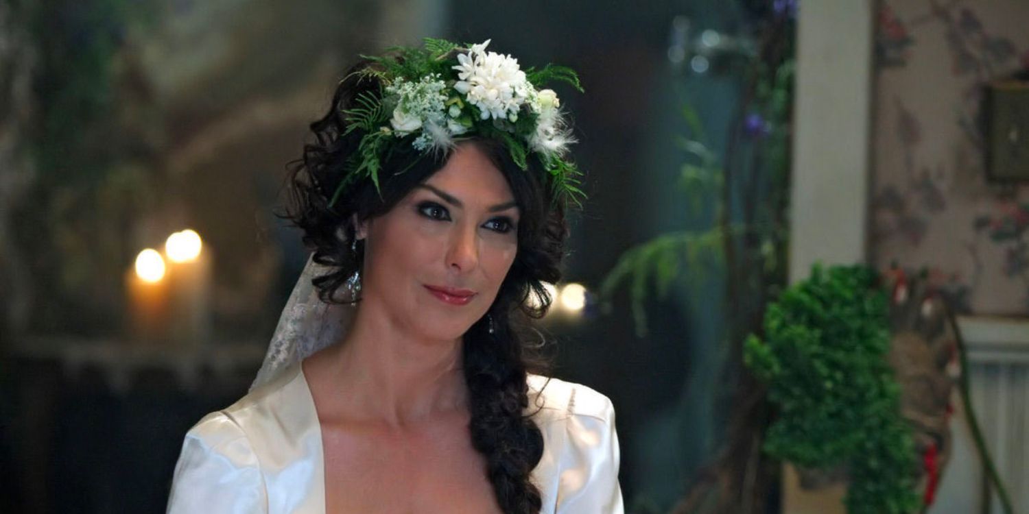 Maryann (Michelle Forbes) in a wedding dress in True Blood.