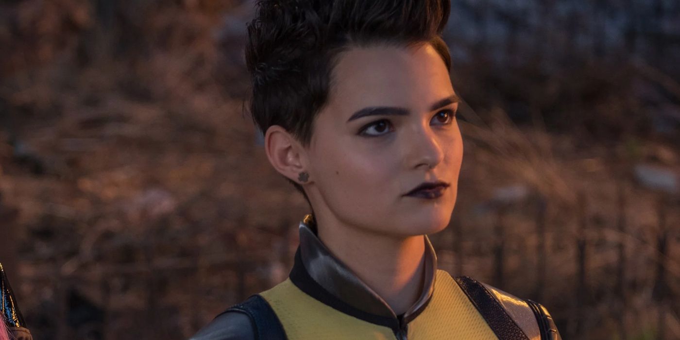 Negasonic Teenage Warhead em seu traje X-Men da franquia Deadpool. 