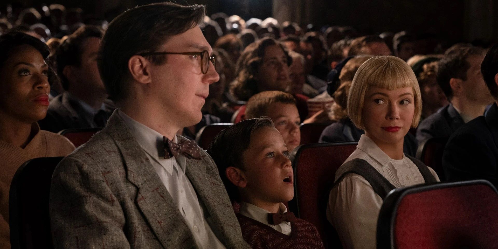 Sammy en zijn ouders in de bioscoop in Les Fabelmans