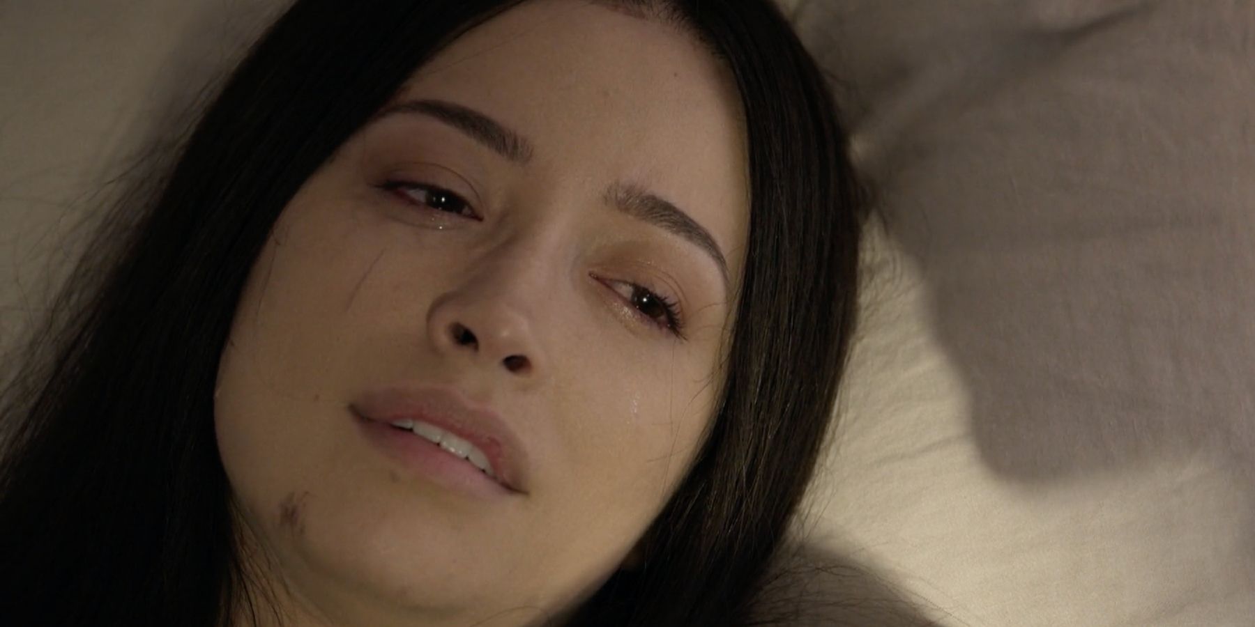 Christian Serratos as Rosita Espinosa dying in The Walking Dead Series Finale Season 11 Episode 24