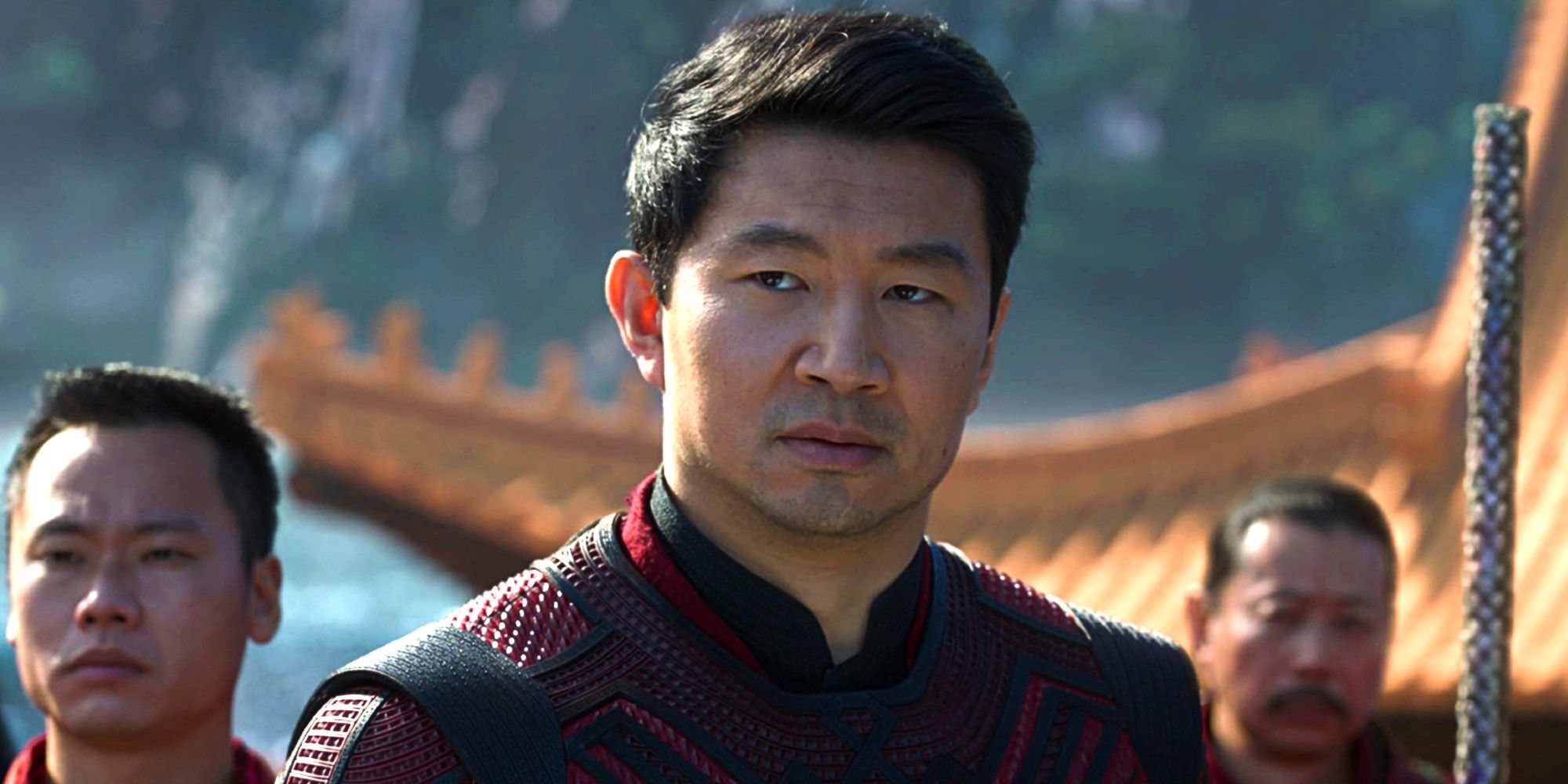 Simu Liu como Shang-Chi em Shang-Chi e a Lenda dos Dez Anéis