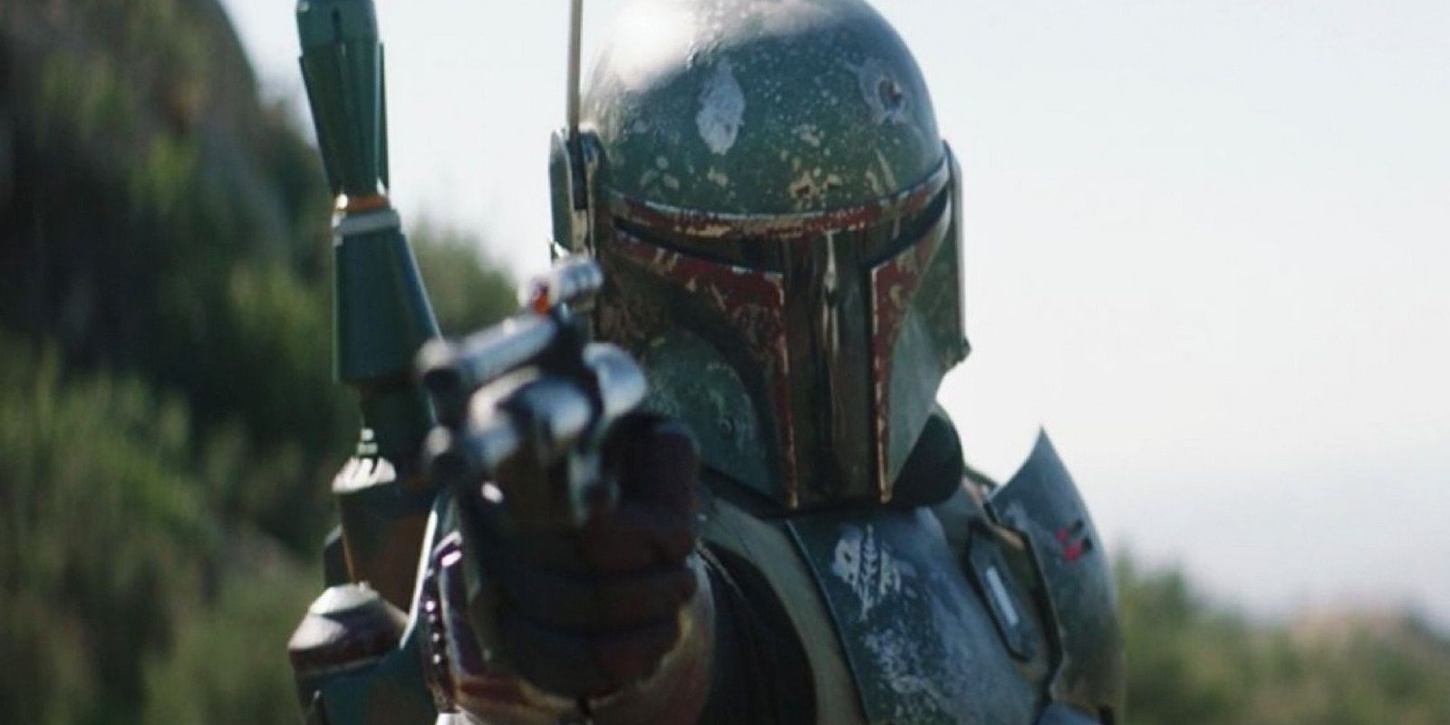 Boba_Fett_with_a_blaster_in_The_Mandalorian