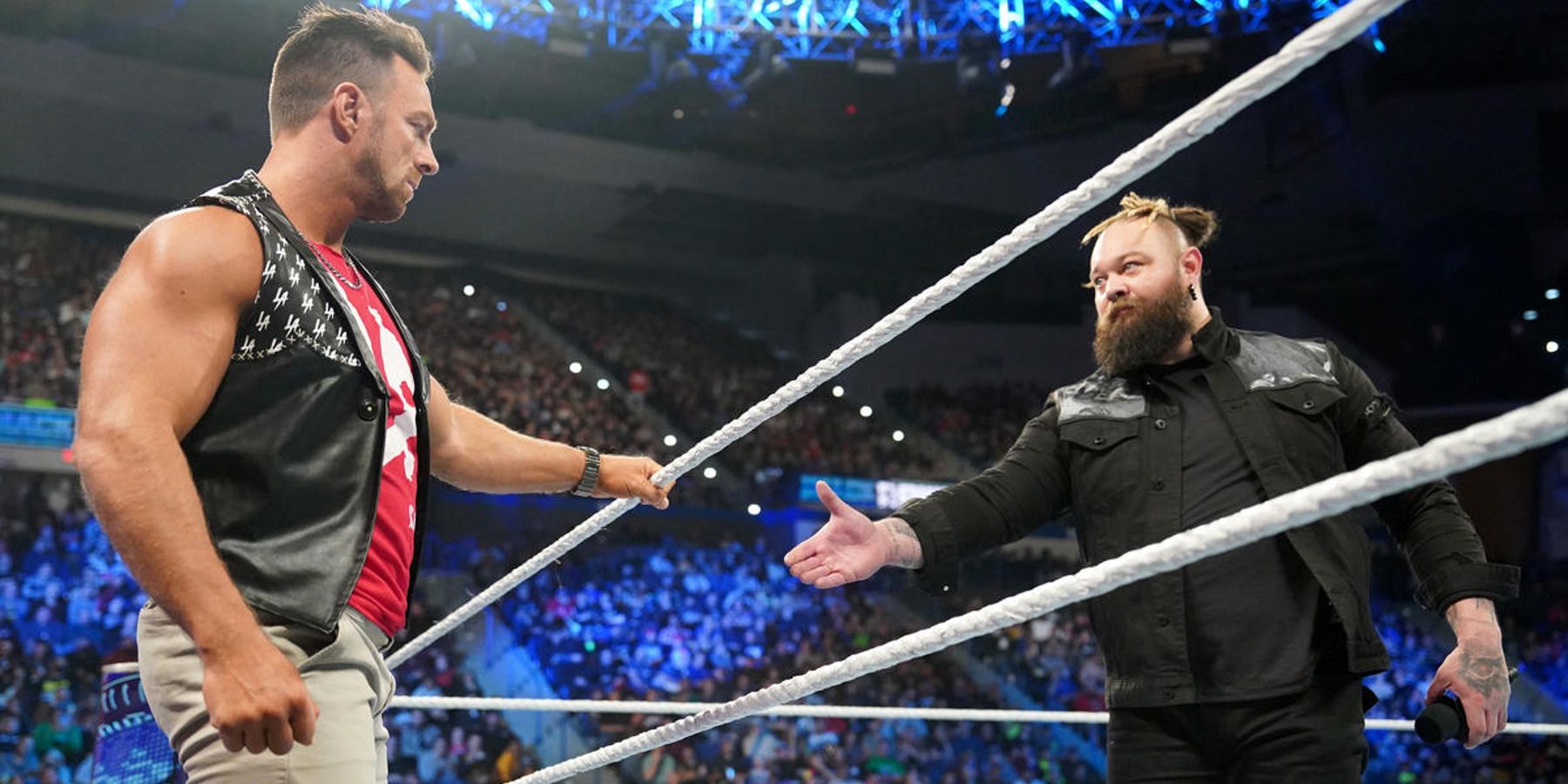 Bray Wyatt attempts to make amends with LA Knight on a recent episode of WWE SmackDown.