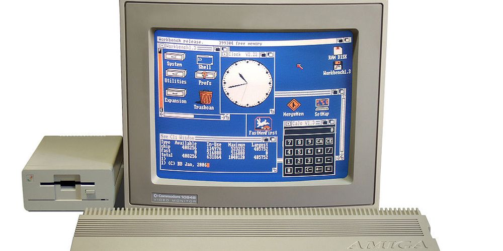 Um Commodore Amiga 500 é exibido