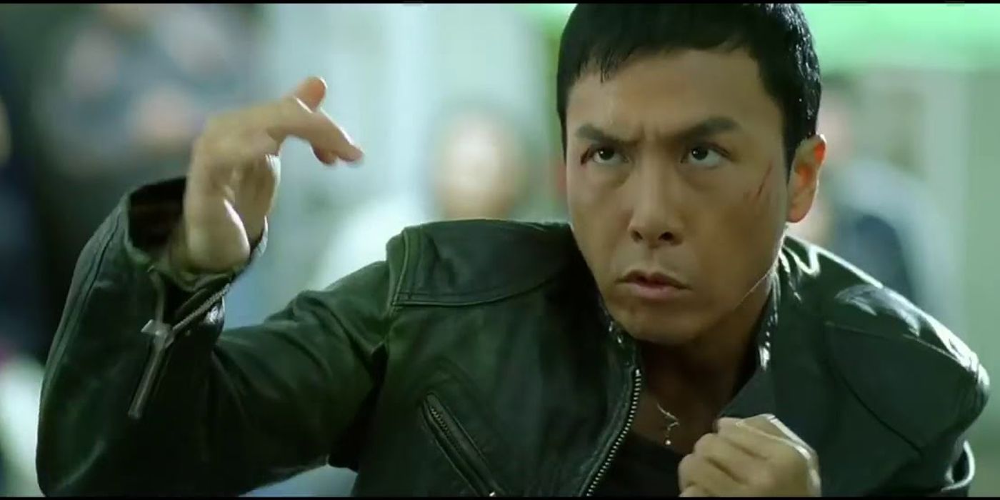 Donnie Yen enters a fighting stance in Flashpoint.