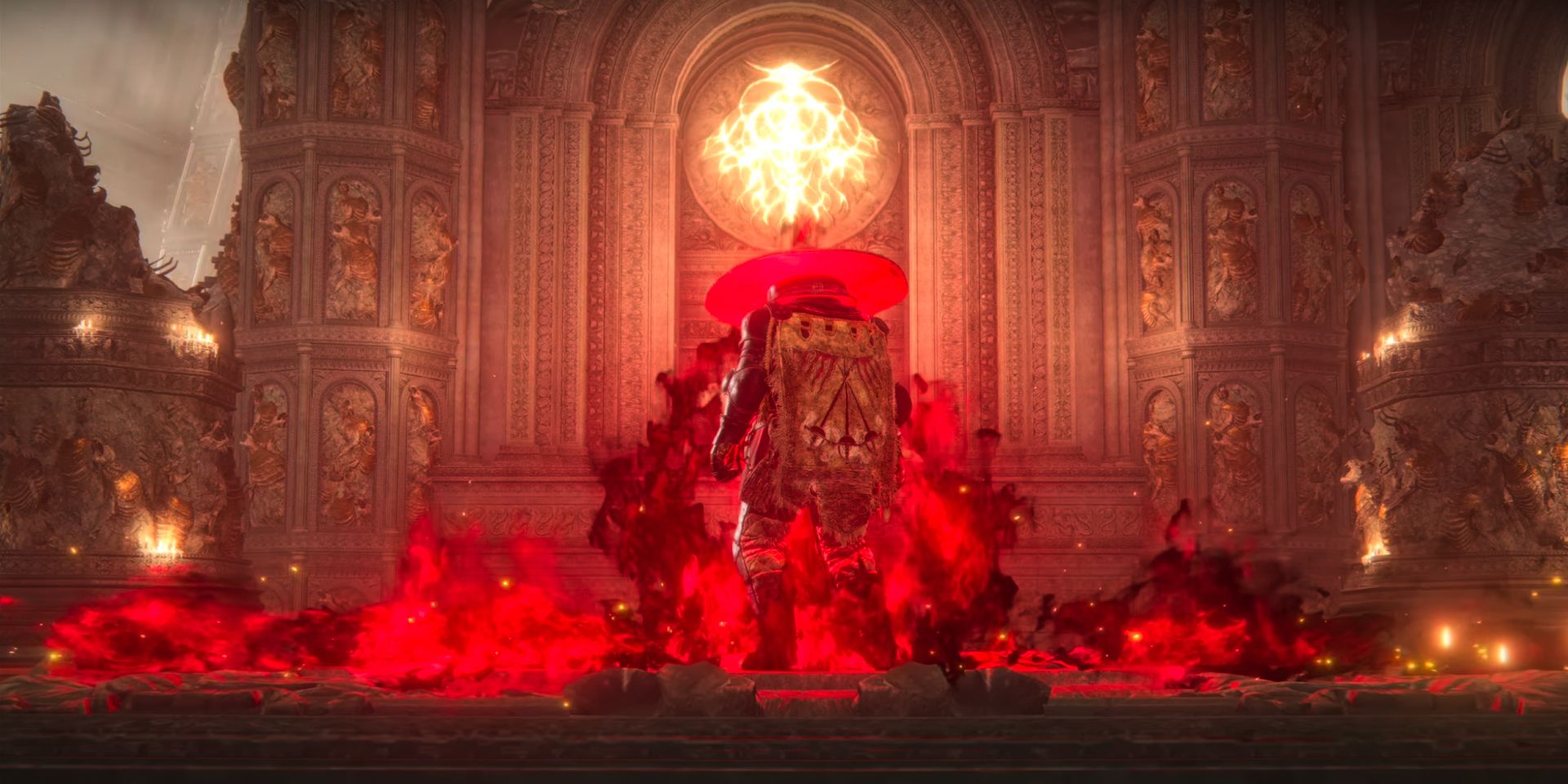 Um personagem do jogador Manchado de Elden Ring cercado por fumaça viscosa vermelha e preta após reivindicar a Morte Destinada ao derrotar Maliketh, a Lâmina Negra.