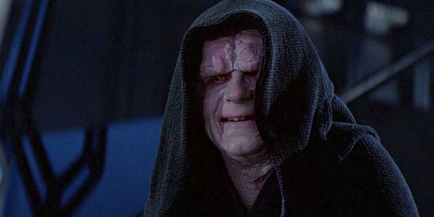 Palpatine sorrindo sob o capuz em O Retorno de Jedi