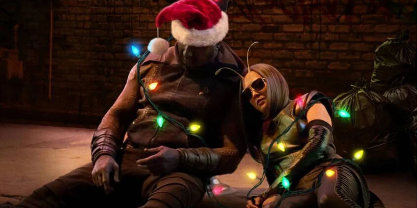 Drax y Mantis se desmayaron con su atuendo festivo en el Holiday Special.