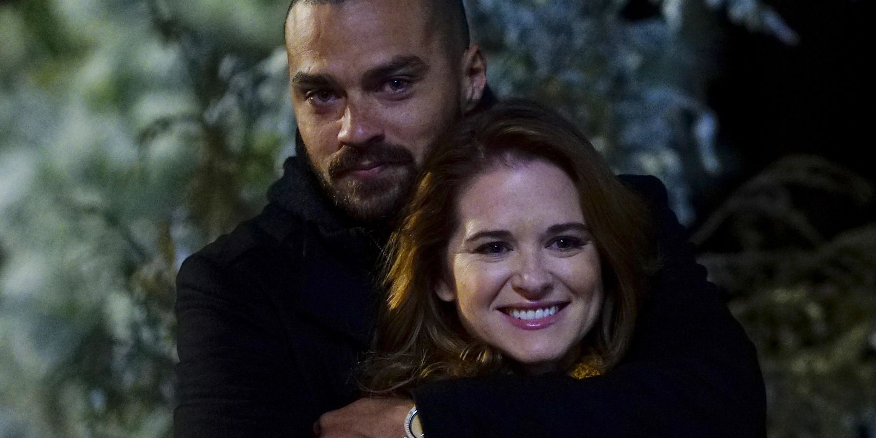 Jesse Williams As Jackson Avery And Sarah Drew As April Kepner hugging In Grey&rsquo;s Anatomy.