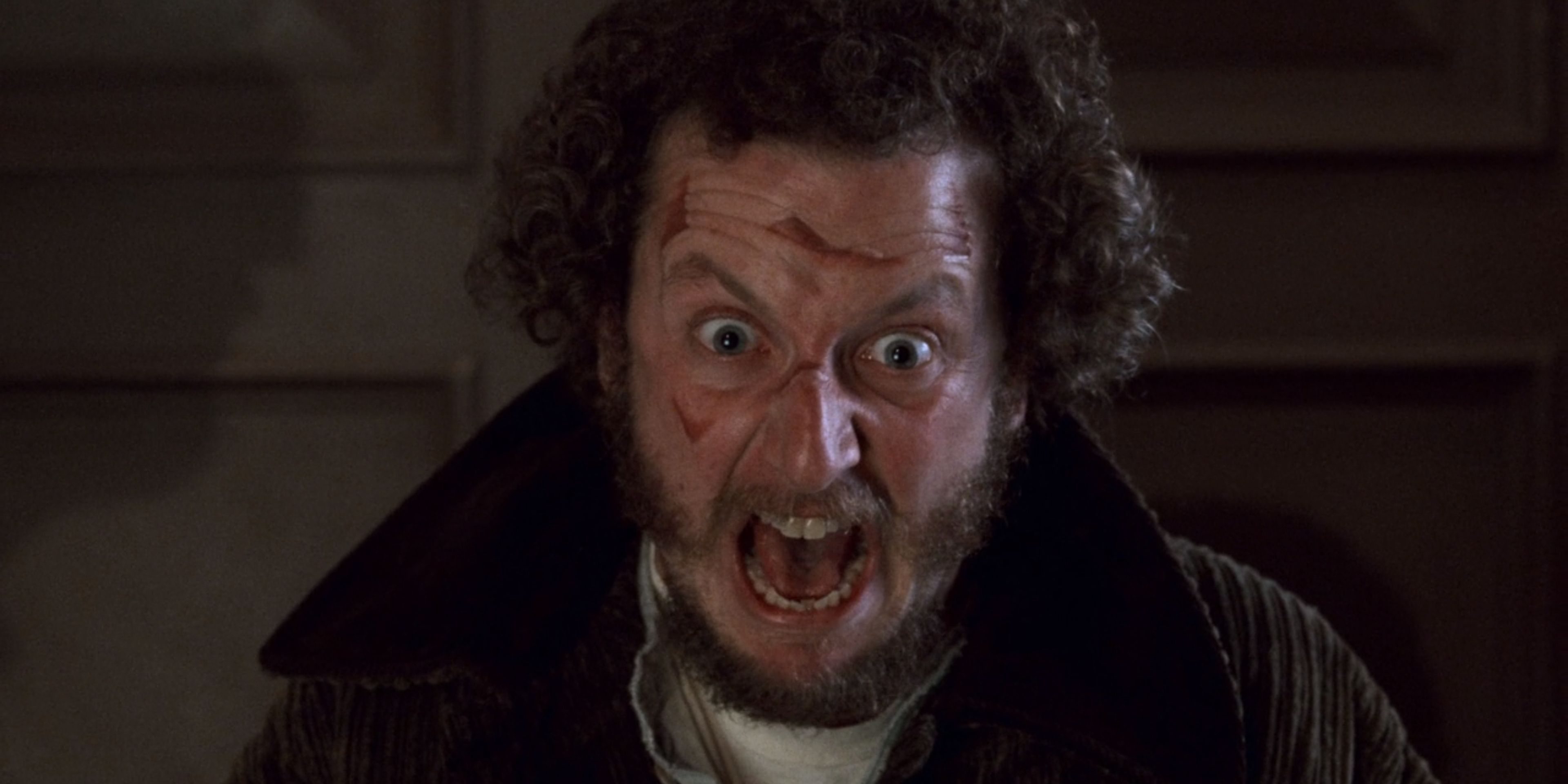 Marv screaming in pain from the staple gun attack in Home Alone 2 Lost In New York (1991)