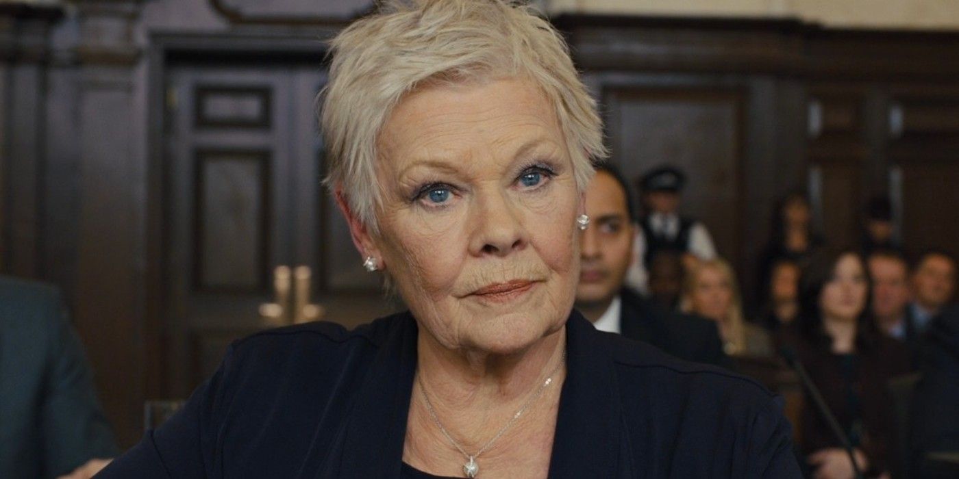 Judi Dench como M em Skyfall, de James Bond