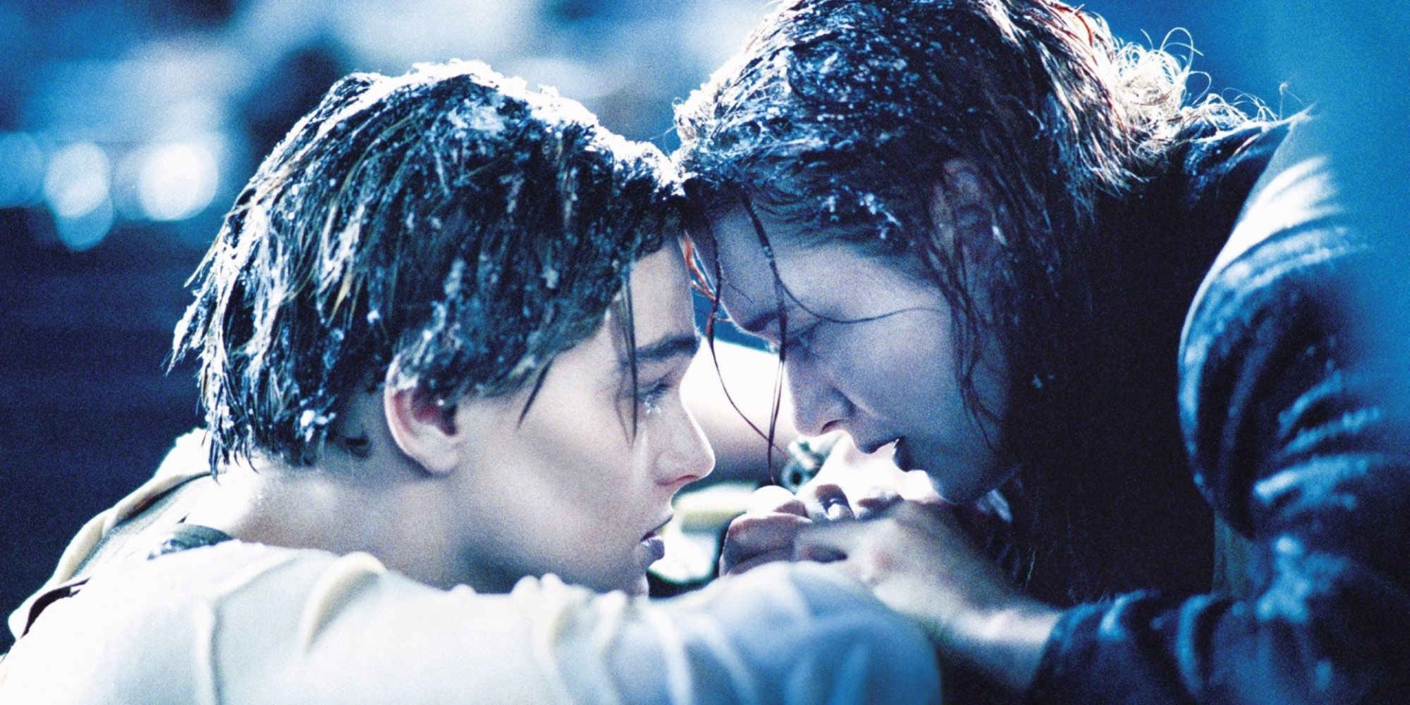 Titanic movie Kate Winslet and Leonardo DiCaprio in the water