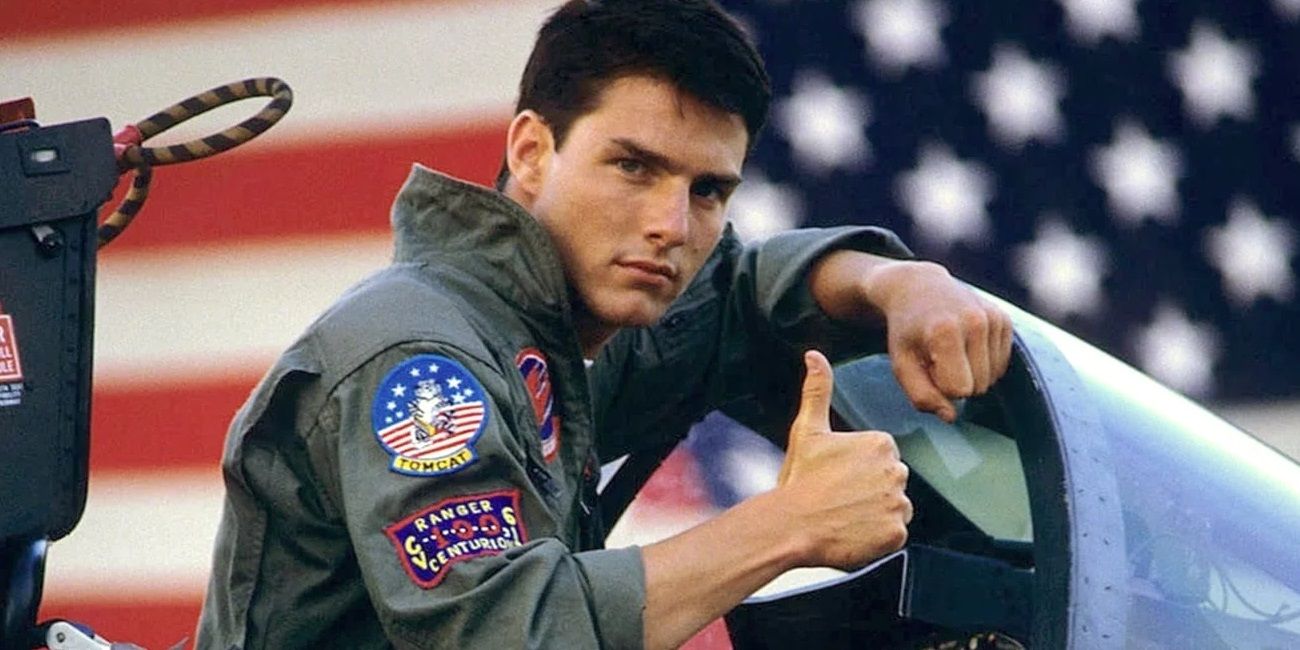 Tom_Cruise_in_a_fighter_jet_in_Top_Gun