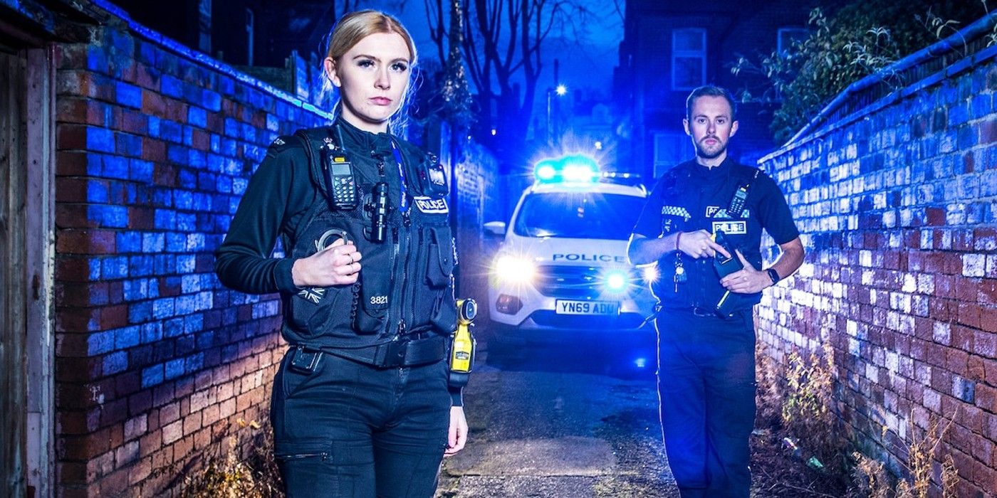 Imagens promocionais de dois policiais para 999: Qual é a sua emergência?