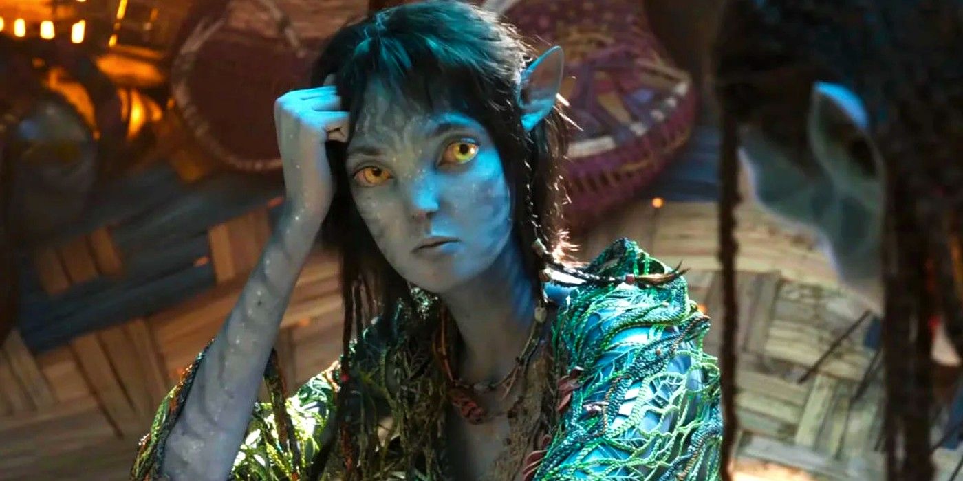 Kiri (Sigourney Weaver) looking worried in Avatar: The Way of Water