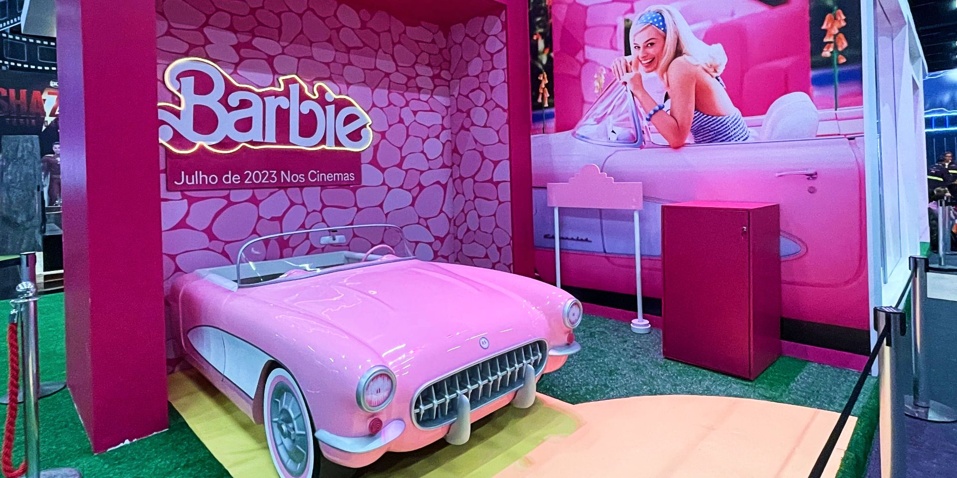 A photo of the Barbie movie CCXP display