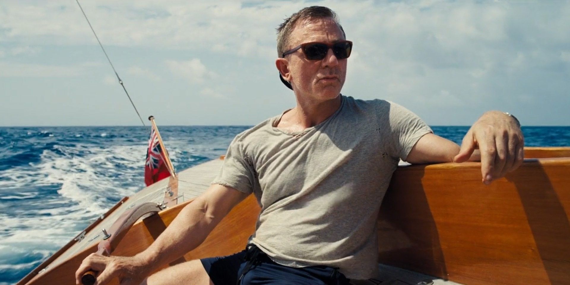 James Bond em um barco na Jamaica