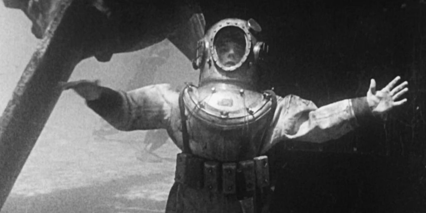 Buster Keaton wearing a deep sea diving suit in The Navigator 