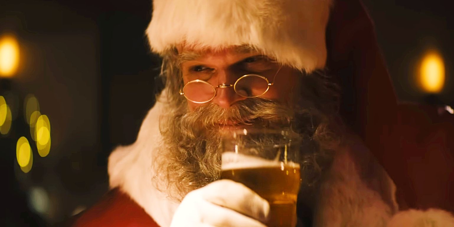 David Harbor as Santa holds a beer in Violent Night
