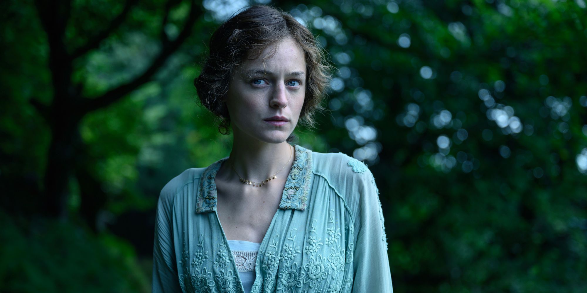 emma corrin amante de lady chatterley