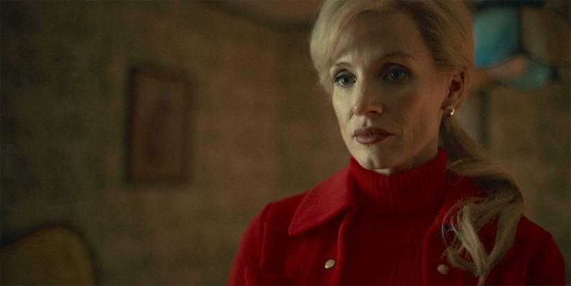 Jessica Chastain as Tammy Wynette looking sad in George & Tammy
