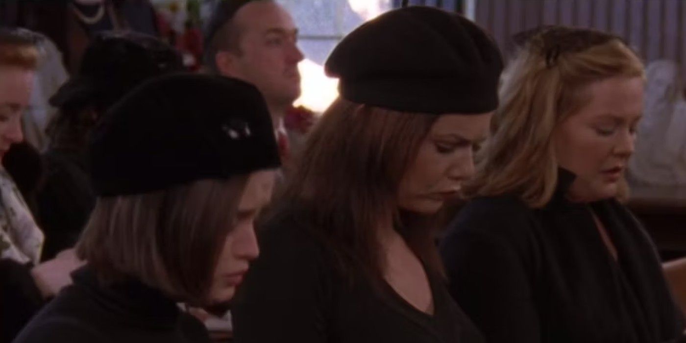 Gilmore GirlsRory, Lorelai, and Sookie at church in the Gilmore Girls episode In The Clamor And The Clangor