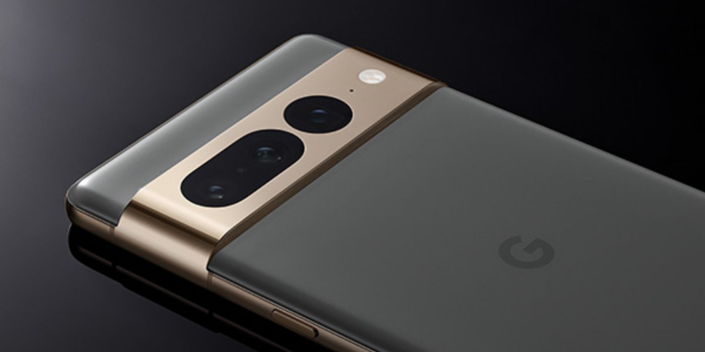 Imagem promocional do Google Pixel 7 Pro exibindo sua câmera.