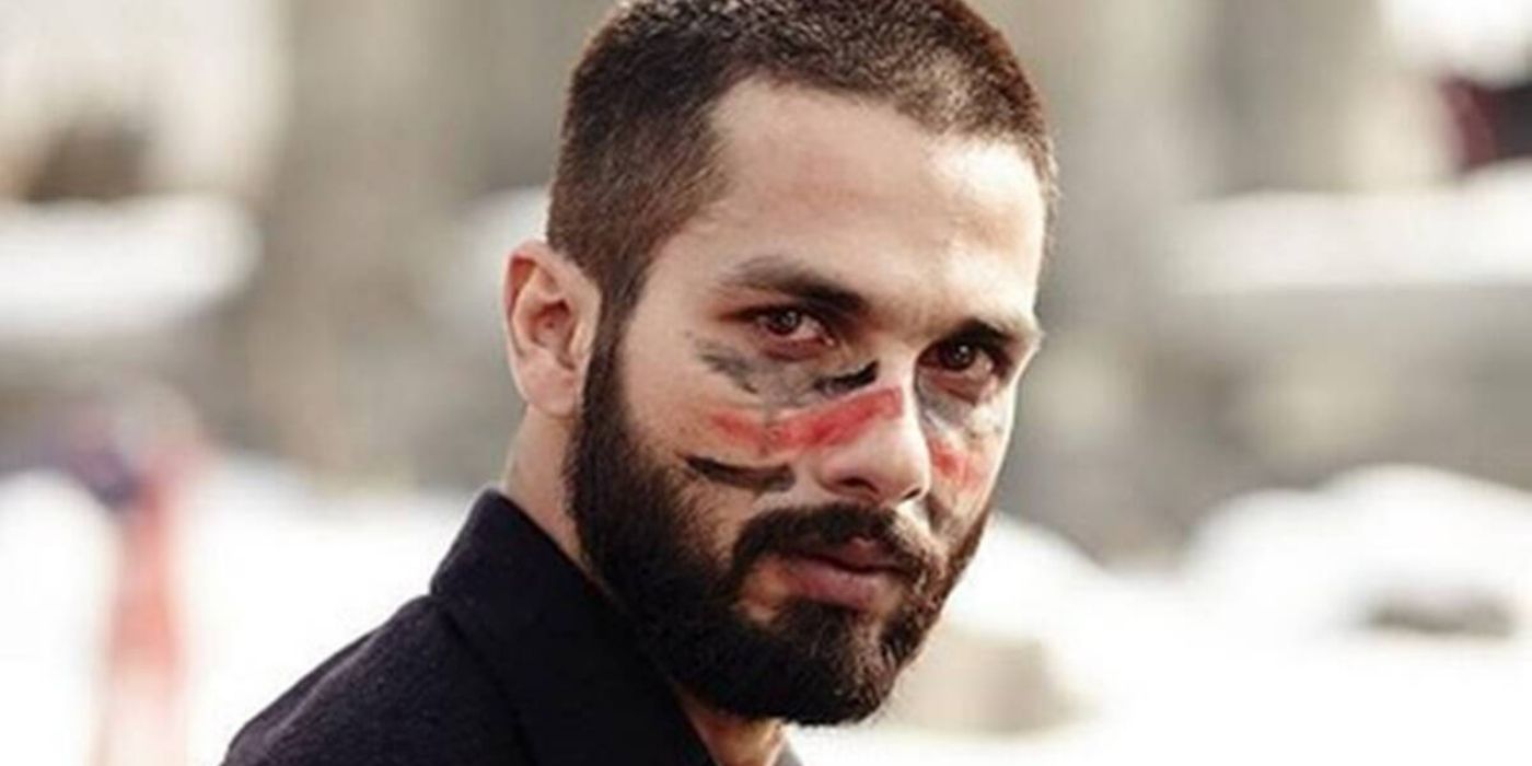 Haider olhando triste em Haider