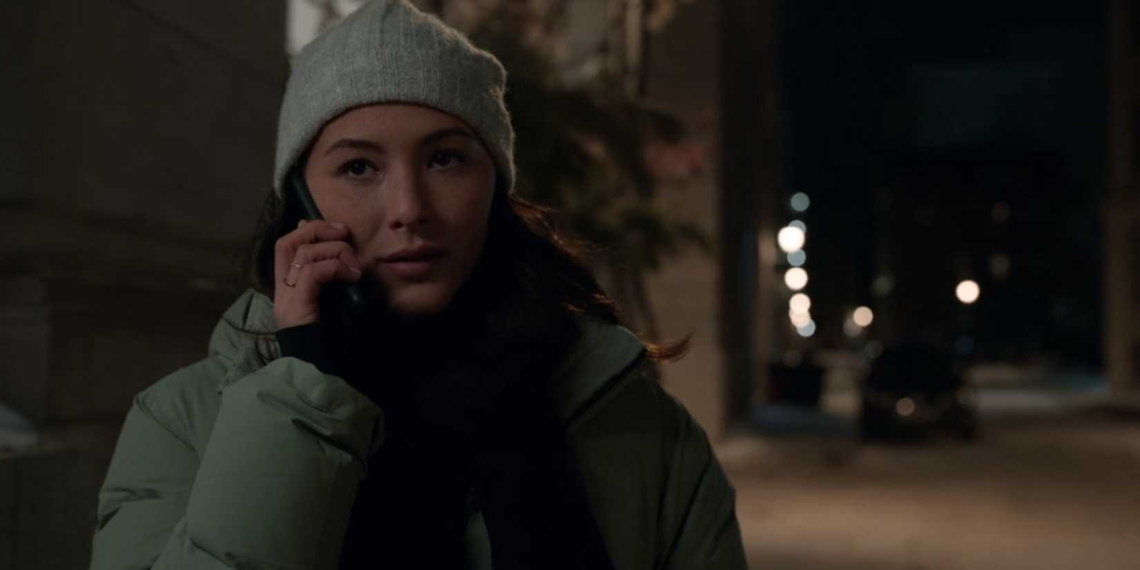 Hannah on the phone in Netflix's The Recruit season 1