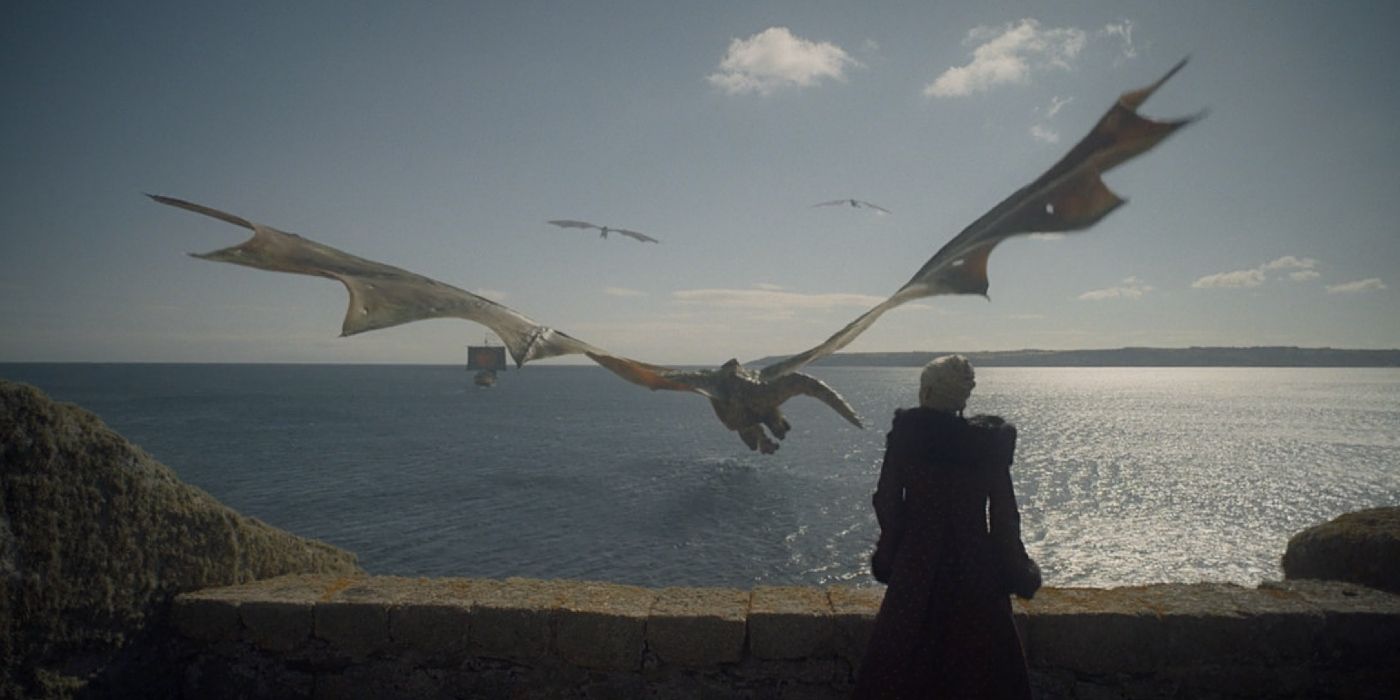 Rhaenyra observa um dragão voar para longe em House of the Dragon.