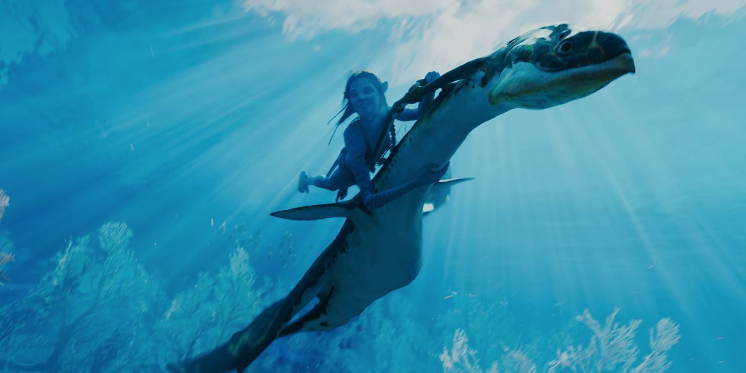 Character riding an Ilu in Avatar: The Way Of Water