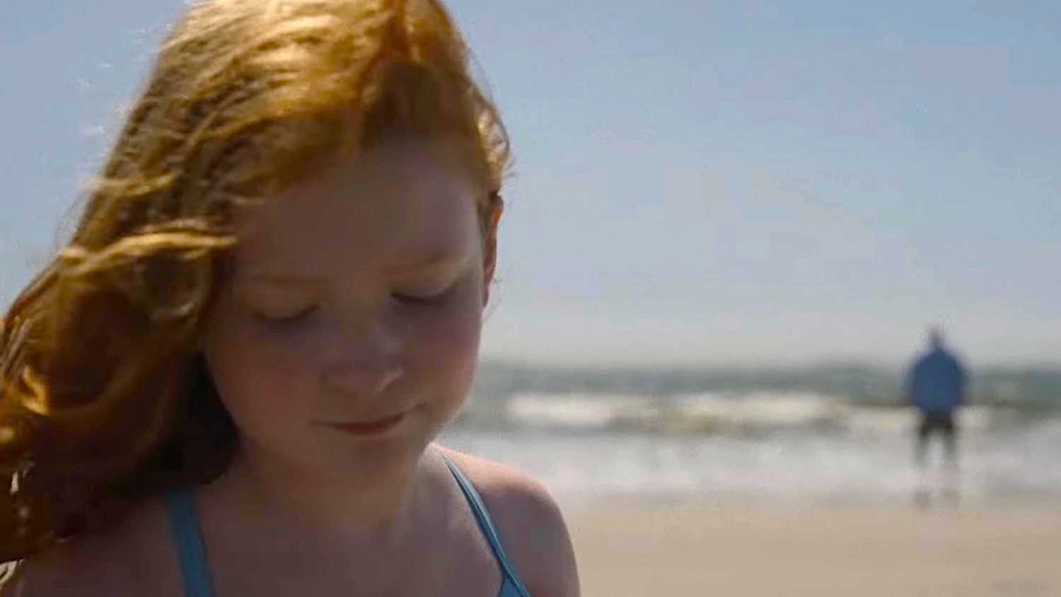 Jacey Sink as young Ellie on the beach in The Whale
