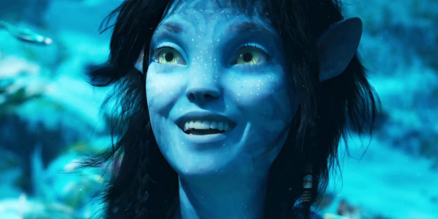 Kiri enjoying swimming in the water in Avatar 2