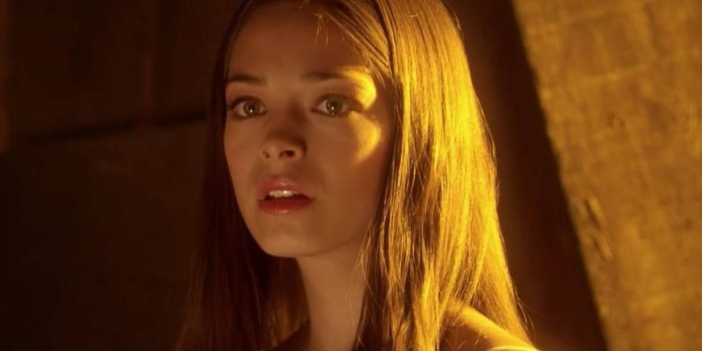 Kristin Kreuk as Lana Lang on Smallville.