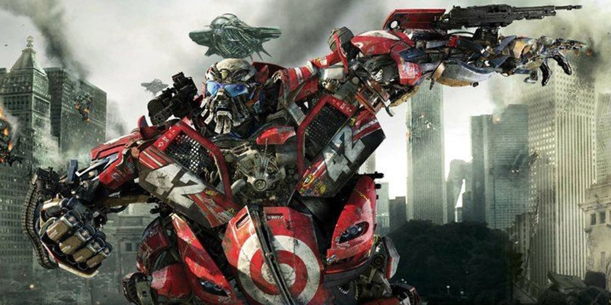 ليدفوت يرفع قبضته للقتال في فيلم Transformers: Dark of the Moon.