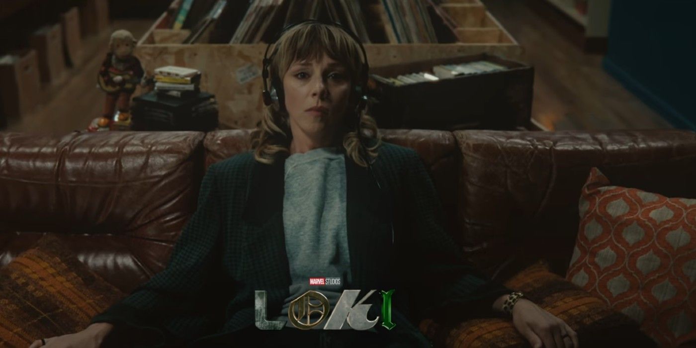 Sylvie em uma loja de discos na segunda temporada de Loki