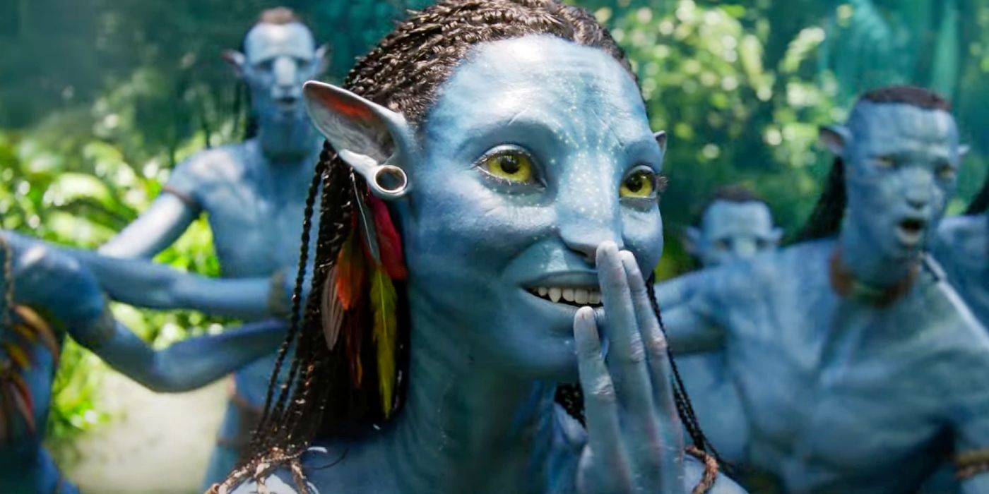 Neytiri holds her hand to her face in Avatar: The Way of Water.