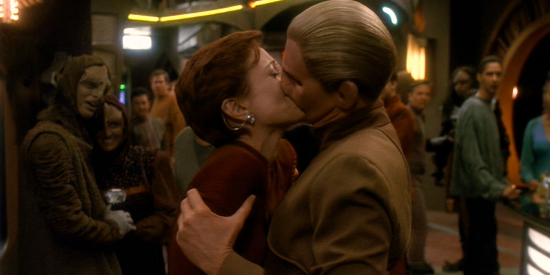 Nana Visitor as Kira and Rene Auberjonois as Odo in Star Trek: Deep Space Nine