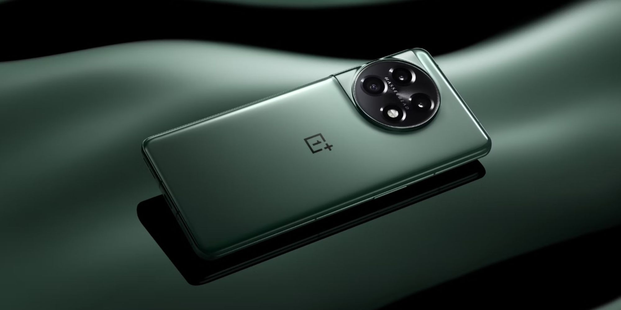 Imagem teaser oficial do OnePlus 11 mostrando o dispositivo em verde