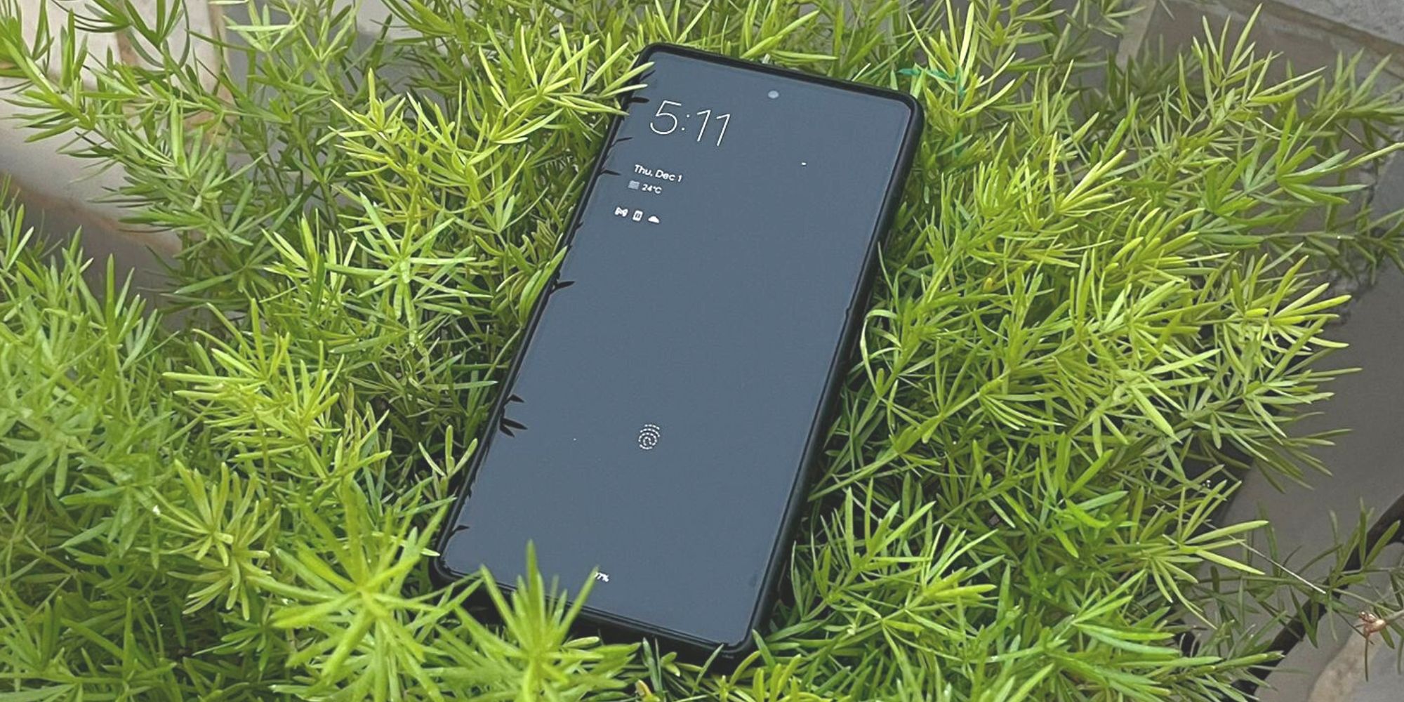 Pixel 7 showing the always-on display in action