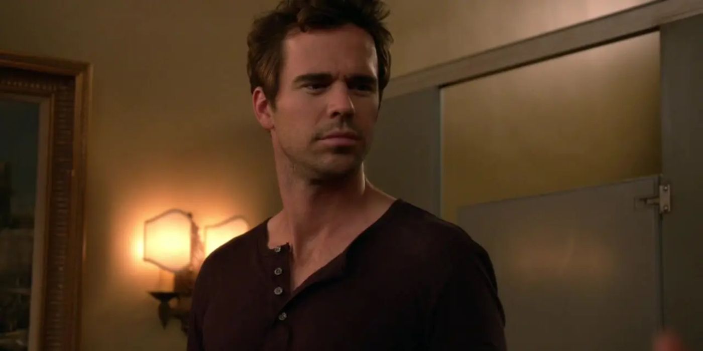 Sam with his brow furrowed in New Girl