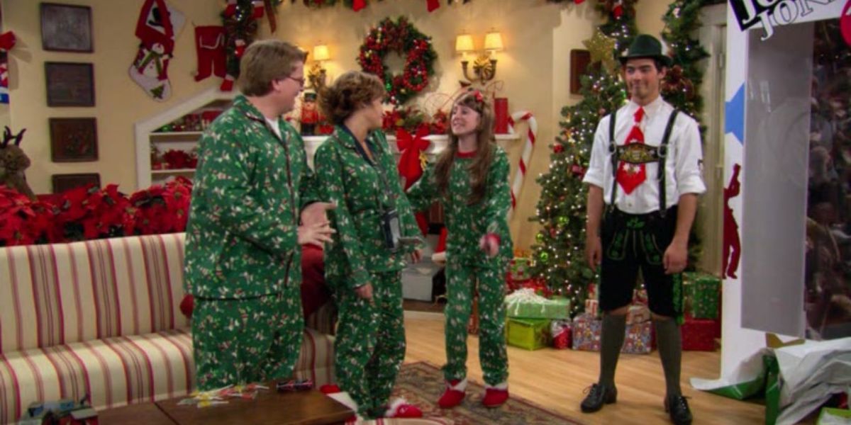 Joe Jonas guest stars on Sonny With A Chance A So Random Holiday Special